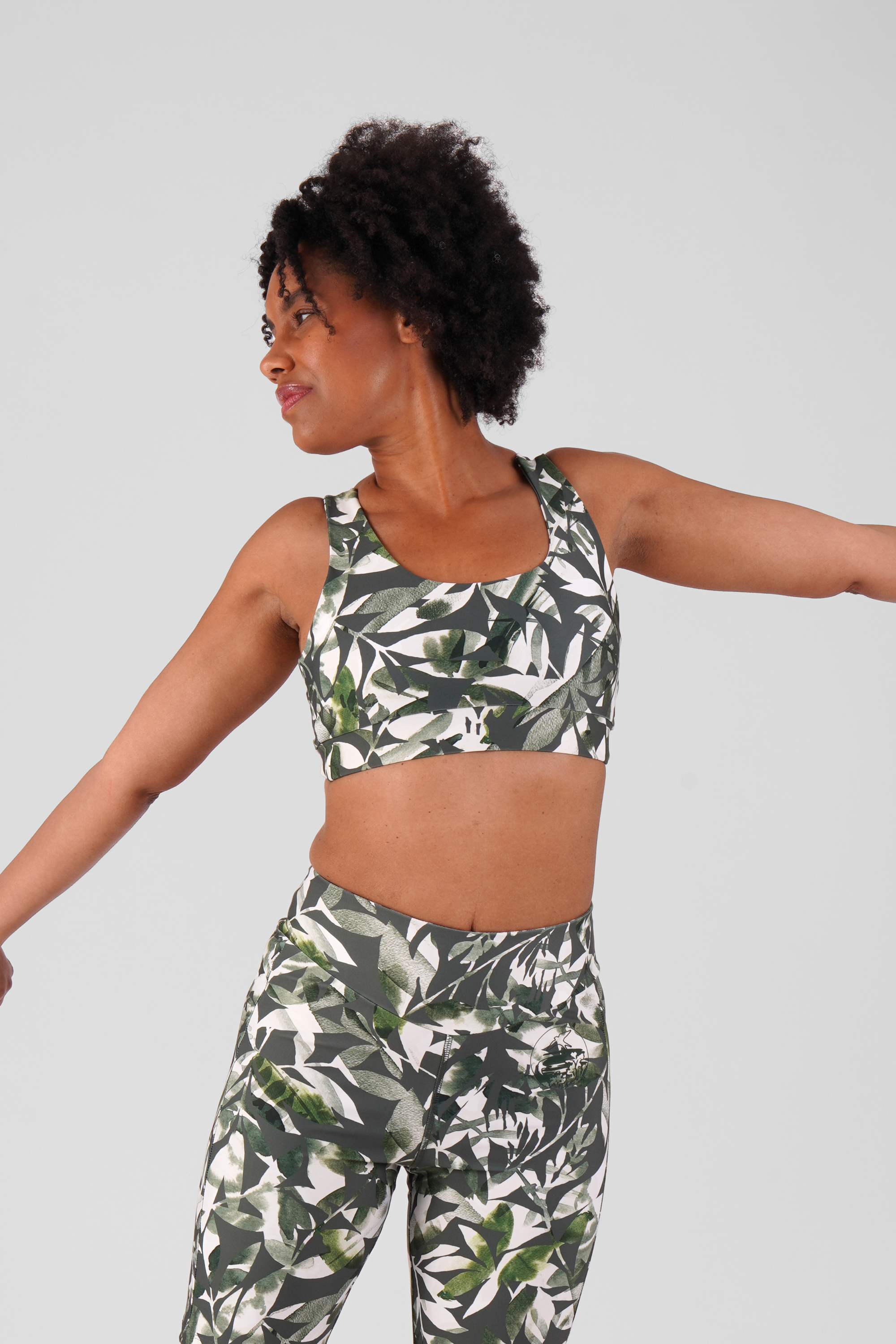 Kiku recycled performance cropped top - Leaf Print