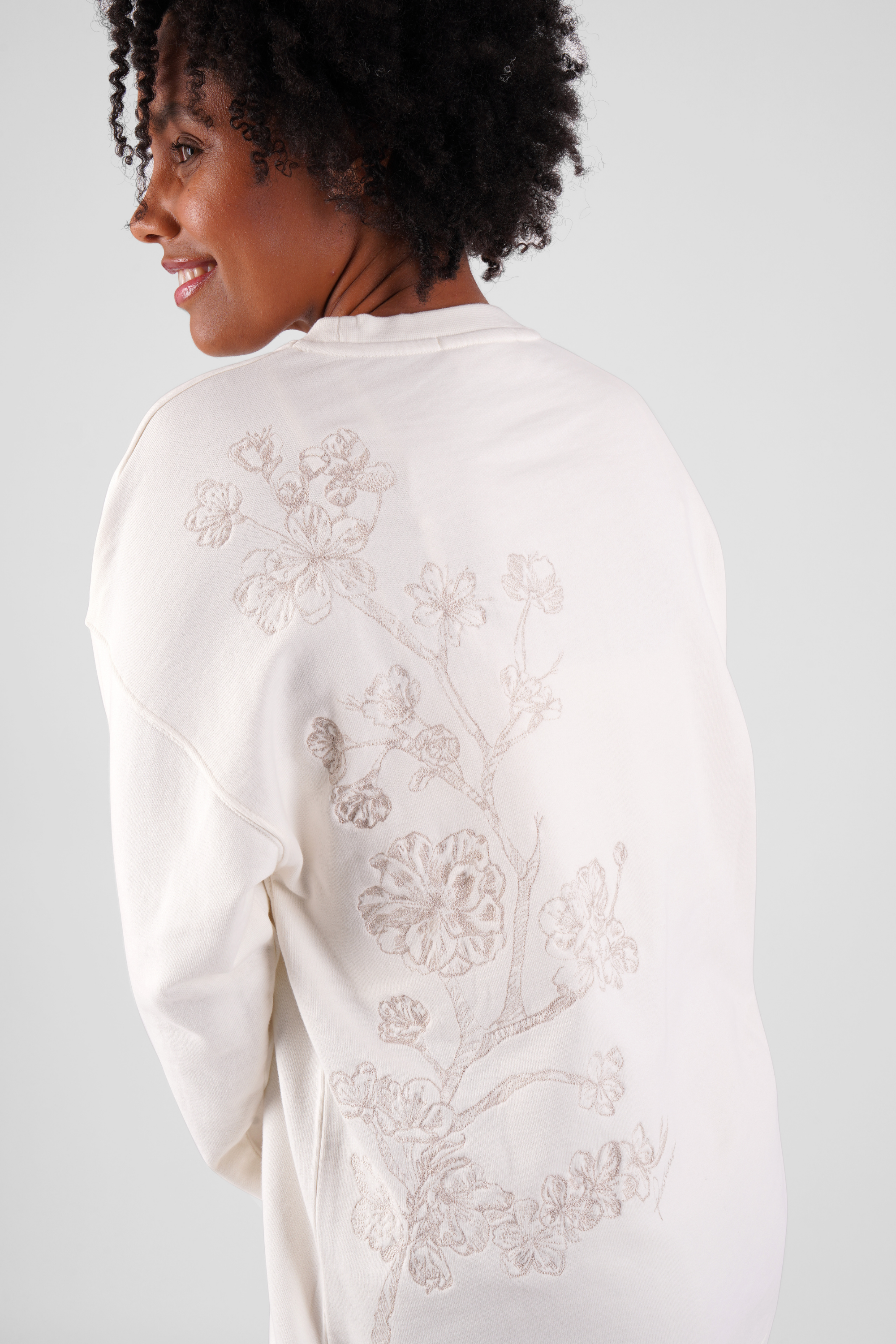 Salix blossom-embroidered ethical-cotton sweatshirt - Moonlight White