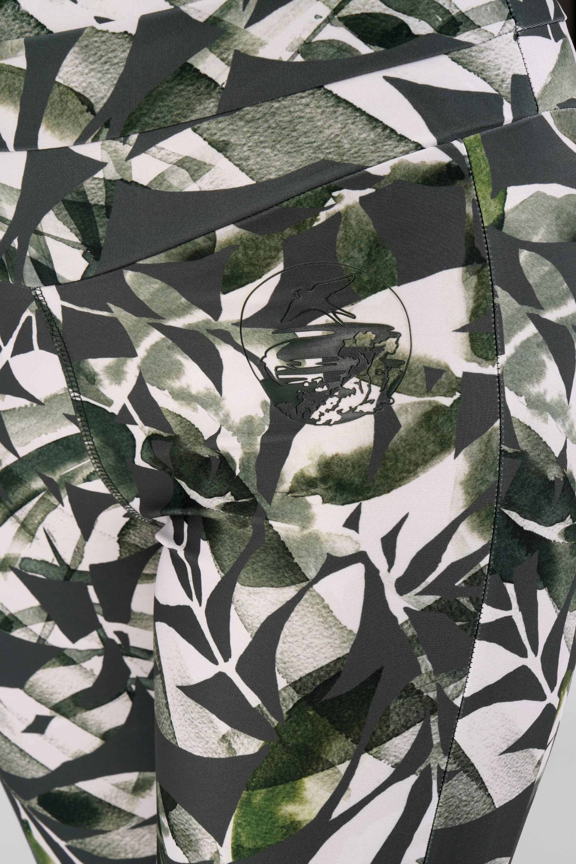 Cycad recycled-fabric performance leggings - Leaf Print